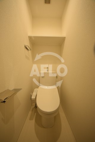 トイレ　レオンコンフォート天王寺東　温水洗浄便座
