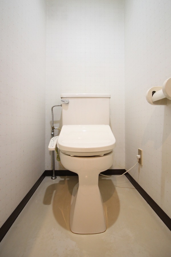 トイレ　トイレ温水洗浄便座