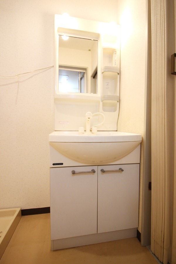 洗面設備　洗面化粧台シャンプードレッサー