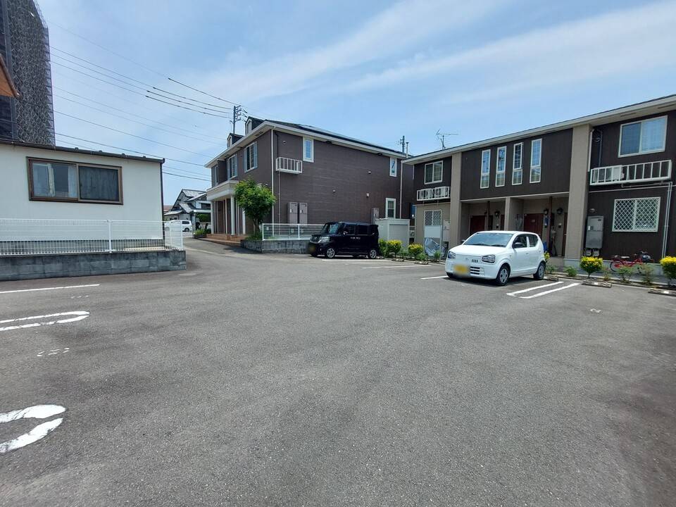 駐車場　駐車場