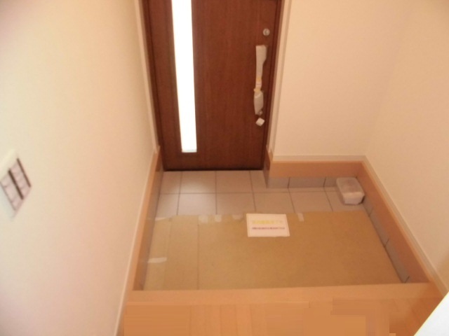 竹鼻西ノ口町貸家の玄関写真