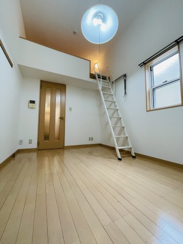 その他部屋・スペース　同物件別号室・横窓無し
