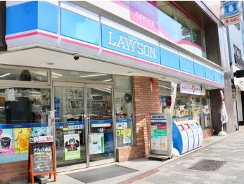 コンビニ　ローソン岩本町三丁目店（コンビニ）まで204m