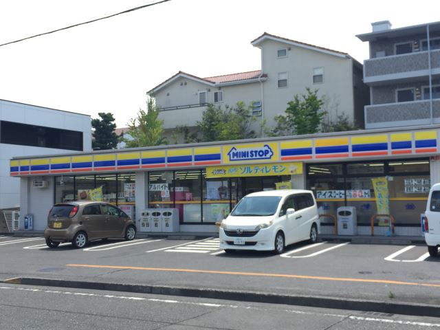 コンビニ　ミニストップ（コンビニ）まで460m