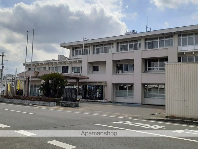 役所　岩出市役所様（役所）まで300m