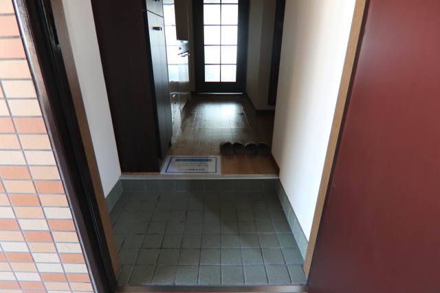 玄関　※別室の参考写真の為、現況優先です。