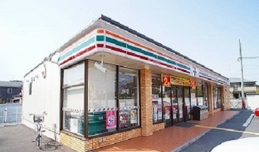 コンビニ　セブンイレブン川越月吉町店（コンビニ）まで950m