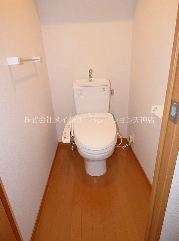 トイレ　参考写真となります。