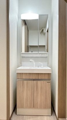 洗面設備　写真は同型物件です。
