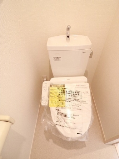 トイレ　落ち着いた色調のトイレです♪