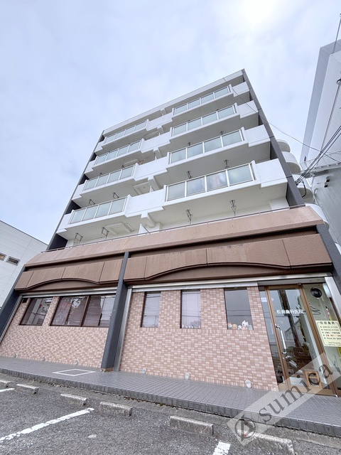 建物外観　スマートに佇むお家。毎日が楽しくなります。