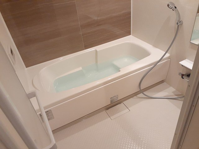 バス・シャワールーム　ゆったり過ごせるお風呂です
