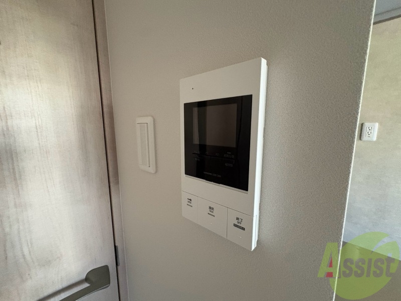 セキュリティ　ＴＶモニター付インターホンです。来客者の顔が見えるので安心！