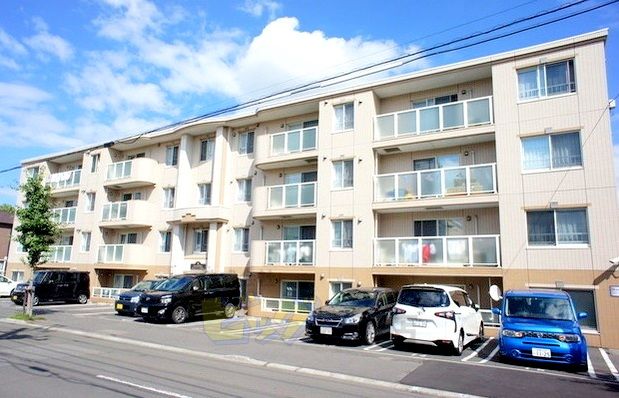 建物外観　インターネット無料導入の広々２ＬＤＫマンションです♪