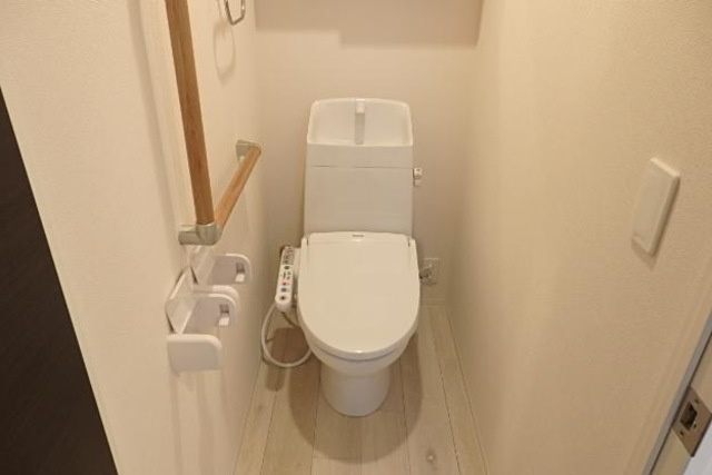 トイレ　同一施工会社イメージ写真