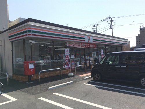 コンビニ　セブン-イレブン東松山駅東口店（コンビニ）まで615m
