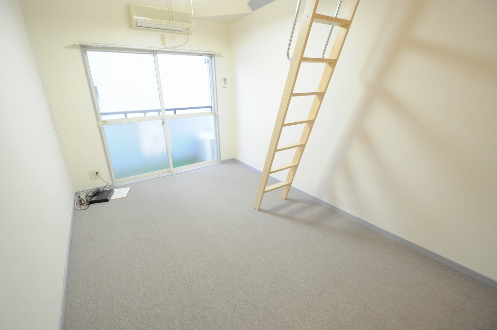 居室・リビング　設備は部屋によって異なります。店舗にお問い合わせください。