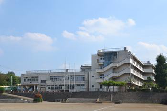 中学校　今宿中学校（中学校）まで600m
