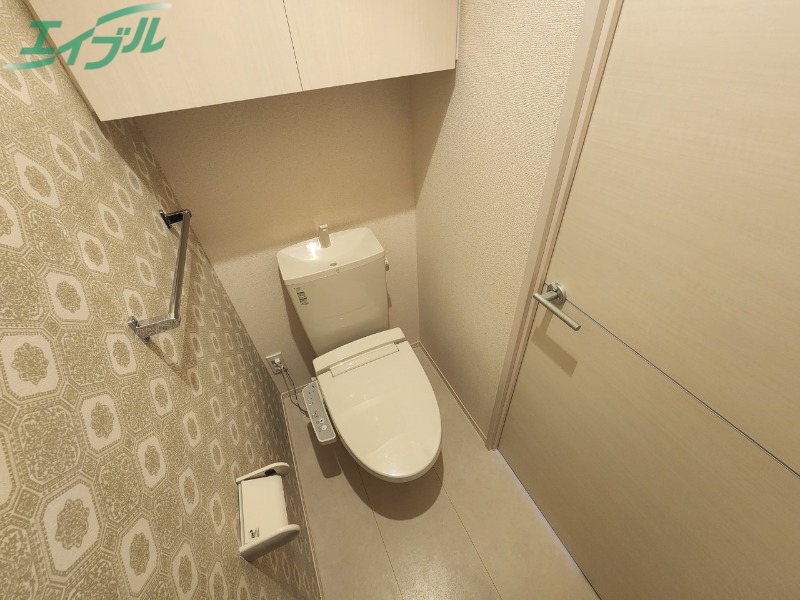 トイレ　同型参考写真