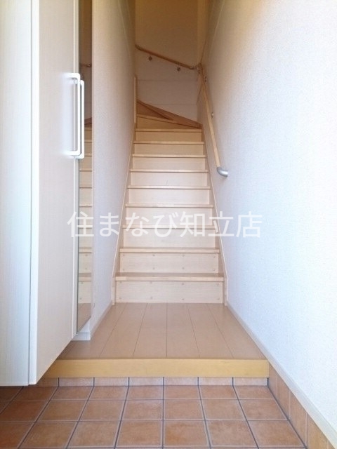 玄関　同型別部屋写真
