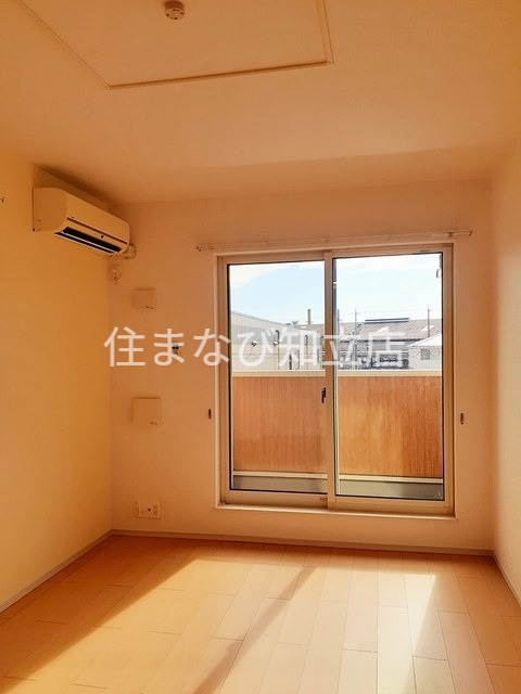 居室・リビング　同型別部屋写真
