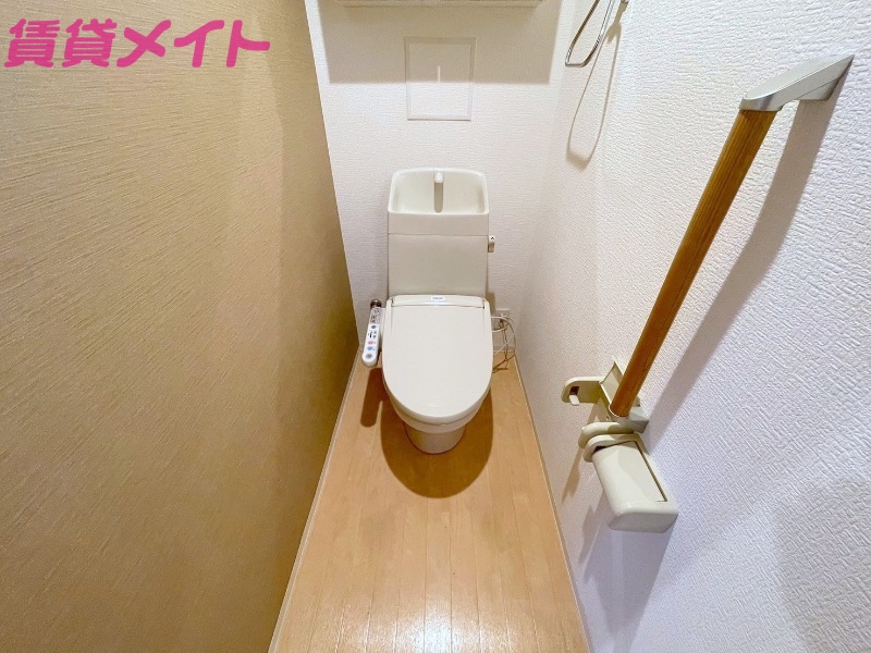トイレ　同型参考写真