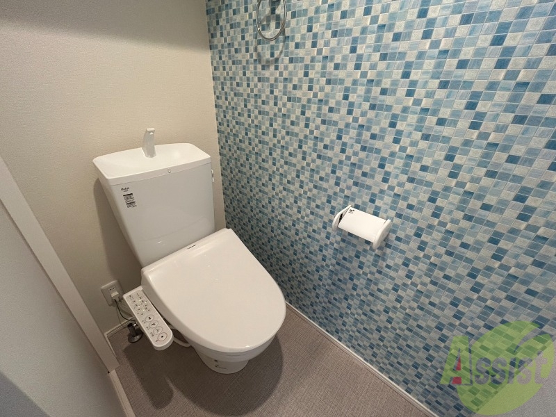 トイレ　トイレはウォシュレット機能付きです。安心して使用できますね。