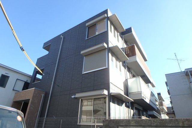建物外観　2018年完成！インターネット無料♪