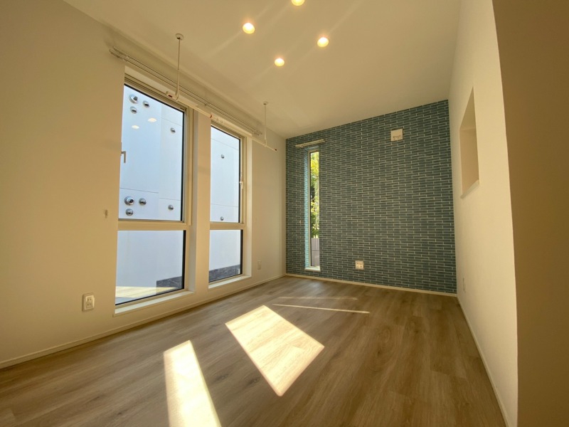 居室・リビング　広くてキレイなお部屋が広がっていて、充実した生活が送れそう。