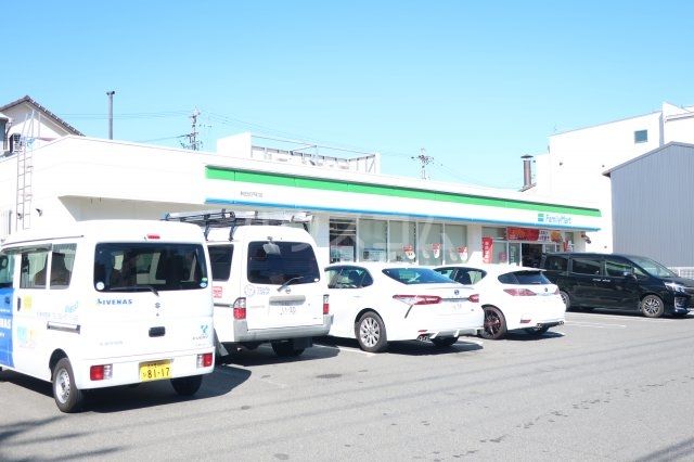 コンビニ　ファミリーマート熱田切戸町店（コンビニ）まで518m