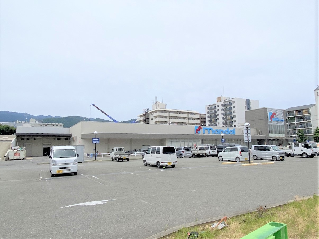 スーパー　万代魚崎店（スーパー）まで750m