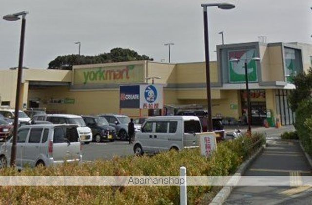 スーパー　ヨークマート南原店（スーパー）まで881m