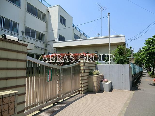 小学校　世田谷区立弦巻小学校（小学校）まで614m
