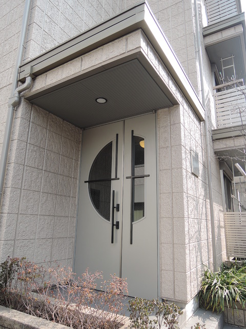 エントランス　★オートロック付きエントランス★