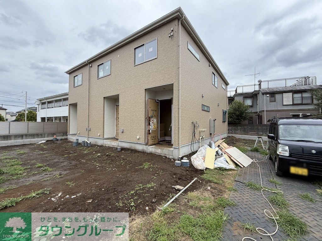 建物外観　駐車場
