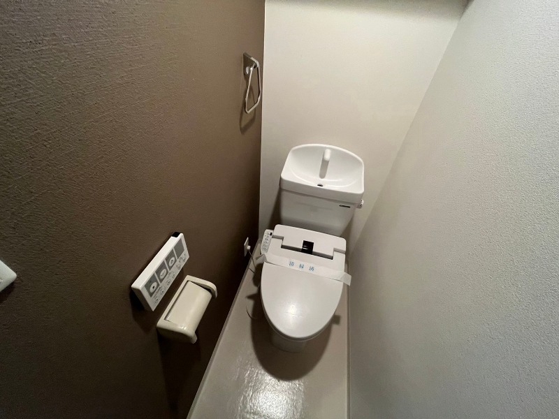 トイレ　トイレです。ウォシュレット付を探している方、おすすめです。