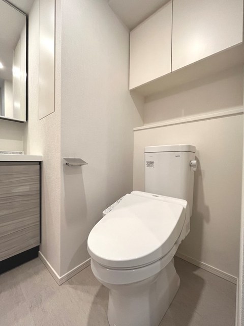 トイレ　※写真は同タイプ住戸です。