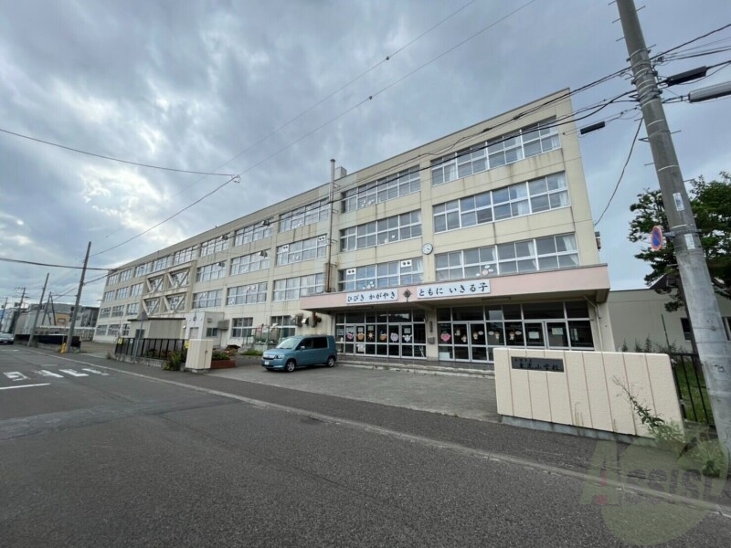 小学校　札幌市立東光小学校（小学校）まで483m