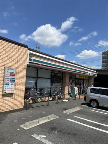 コンビニ　セブン－イレブン篠崎インター店（コンビニ）まで242m