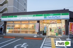 コンビニ　ファミリーマート西淀川野里店（コンビニ）まで201m