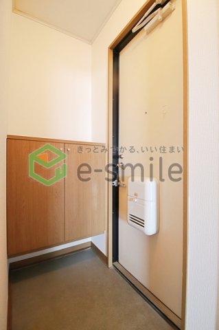 玄関　収納もある玄関です