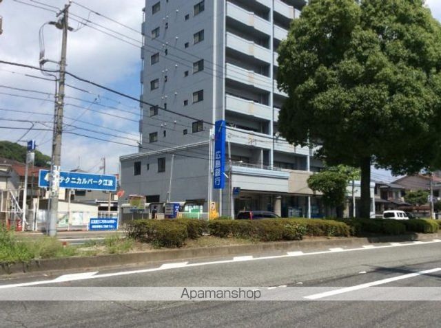 銀行　広島銀行江波支店（銀行）まで571m
