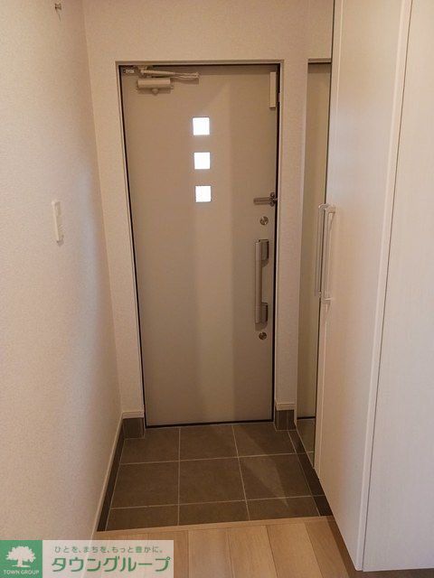 玄関　★お問い合わせはタウンハウジングまで★