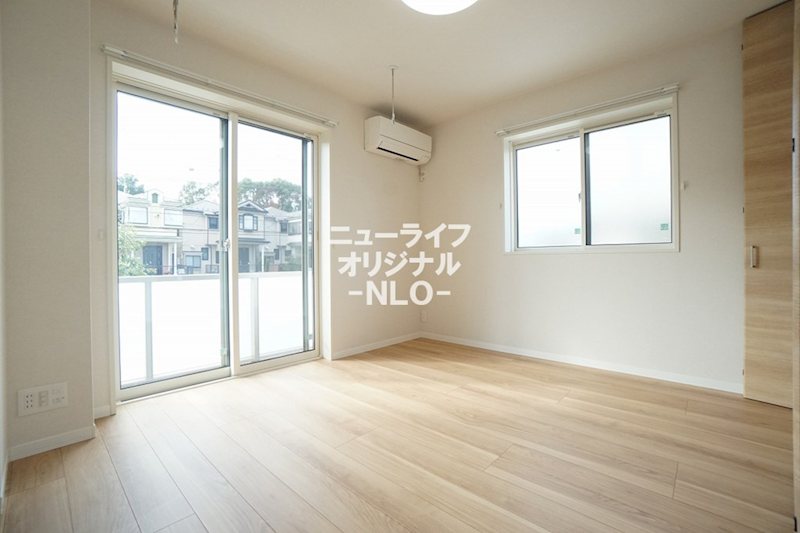 その他部屋・スペース　7.1帖洋室　2面採光で明るく開放感があります☆