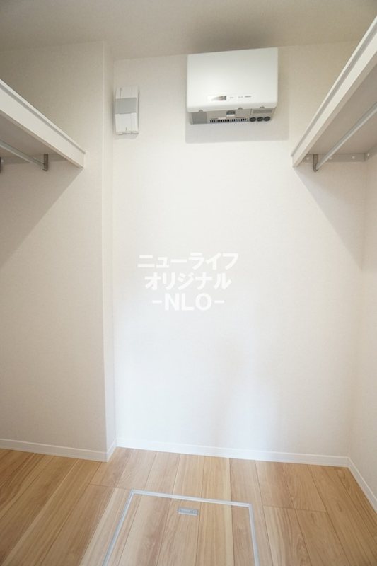 収納　お洋服から布団、季節物までスッキリ収まるWIC。