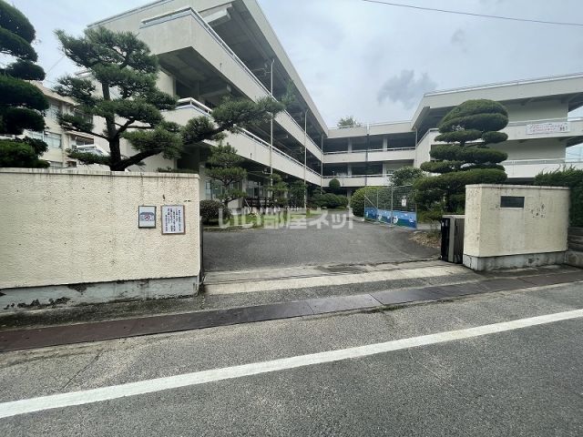 中学校　岡山市立上道中学校（中学校）まで3208m