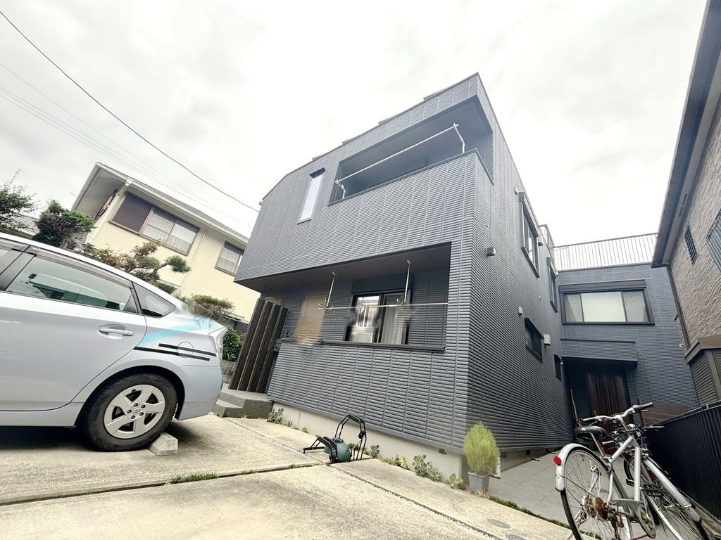 建物外観　駐車場