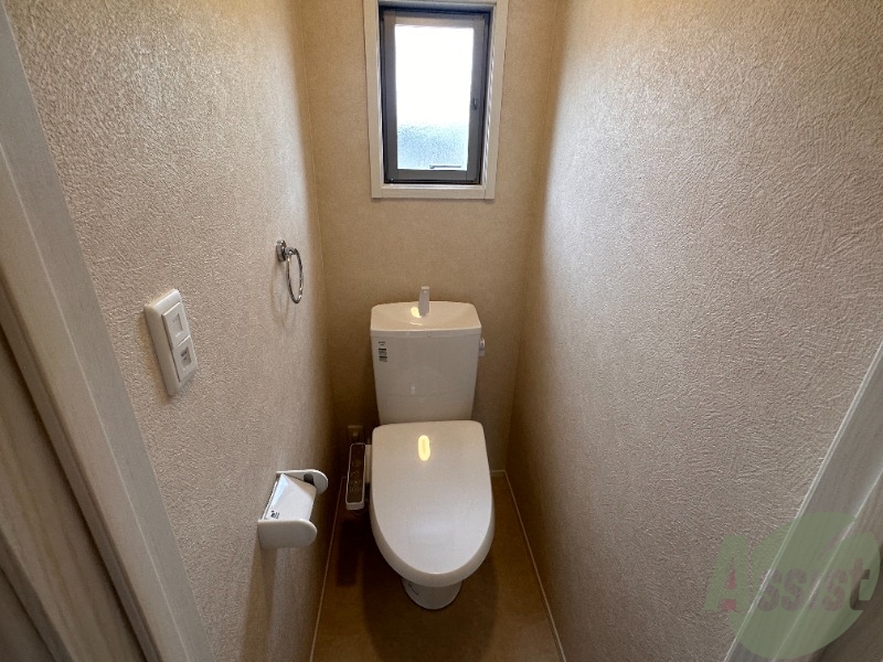 トイレ　トイレは、嬉しいウォシュレット付きです。