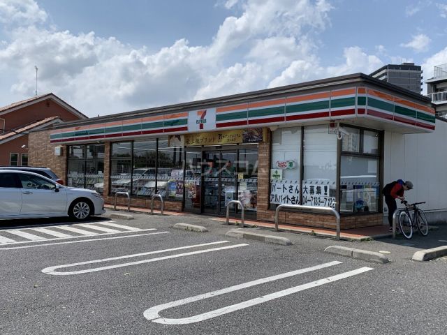 コンビニ　セブン-イレブン 柏の葉キャンパス店（コンビニ）まで907m