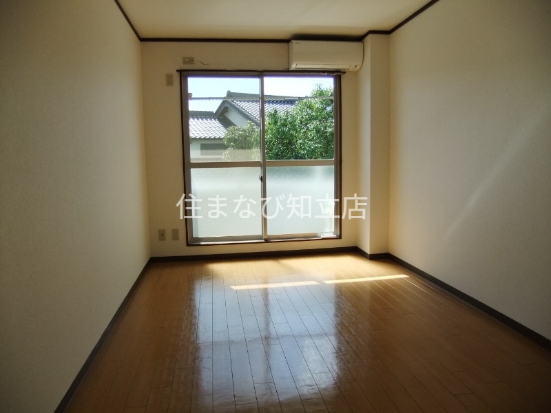 居室・リビング　同型別部屋写真